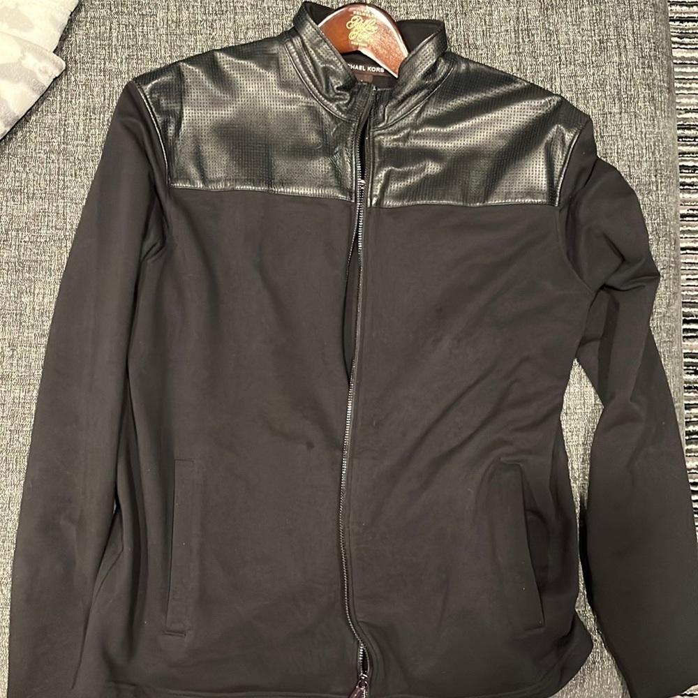 Michael KORS Men Zip up jacket/like. Perforated genuine leather. Pockets.